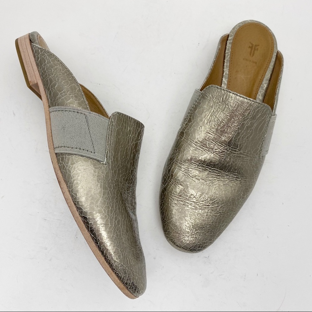 FRYE Terri Gore Silver Gold Crackle Leather Flat Mules - Size 8M